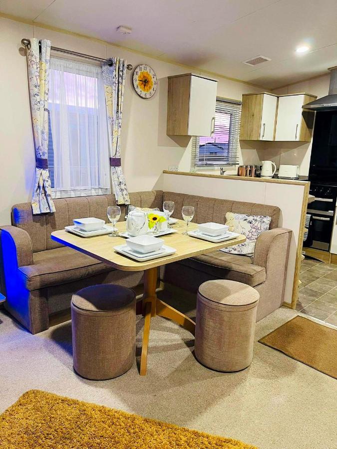 Hotel The Sunflower Luxury Caravan At Tattersall Lakes à Tattershall Extérieur photo