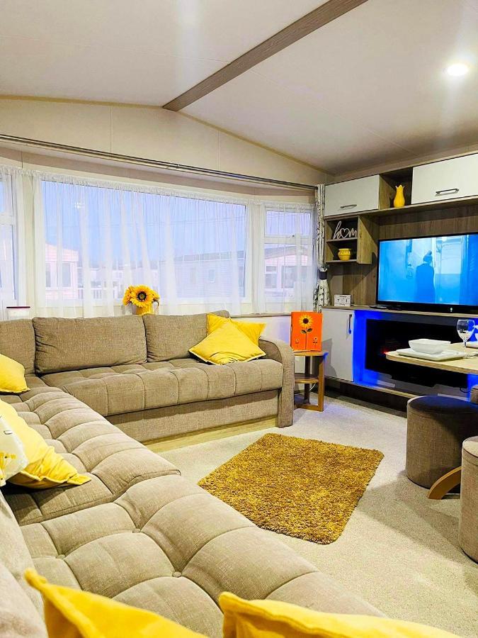 Hotel The Sunflower Luxury Caravan At Tattersall Lakes à Tattershall Extérieur photo